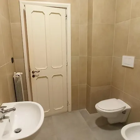 Vendégház Casa Base *